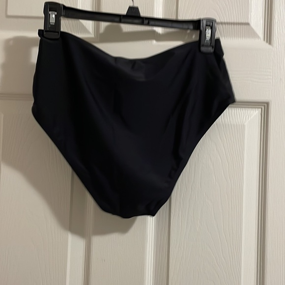 🛍️BNWOT bikini bottoms size M 204 - Picture 2 of 3